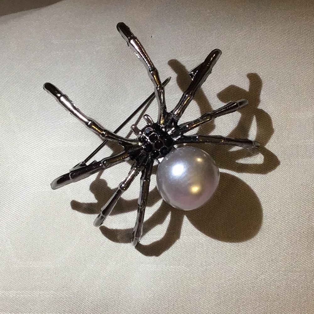 #133 Spider Brooch